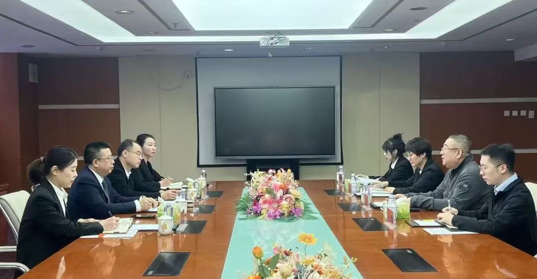 法治护航暖企心 精准赋能促发展——长春经开区法院院长韩松一行莅临大众卓越控股集团调研指导